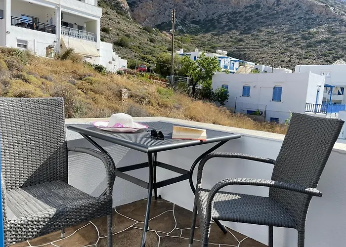 Theodora Kamares (Sifnos)